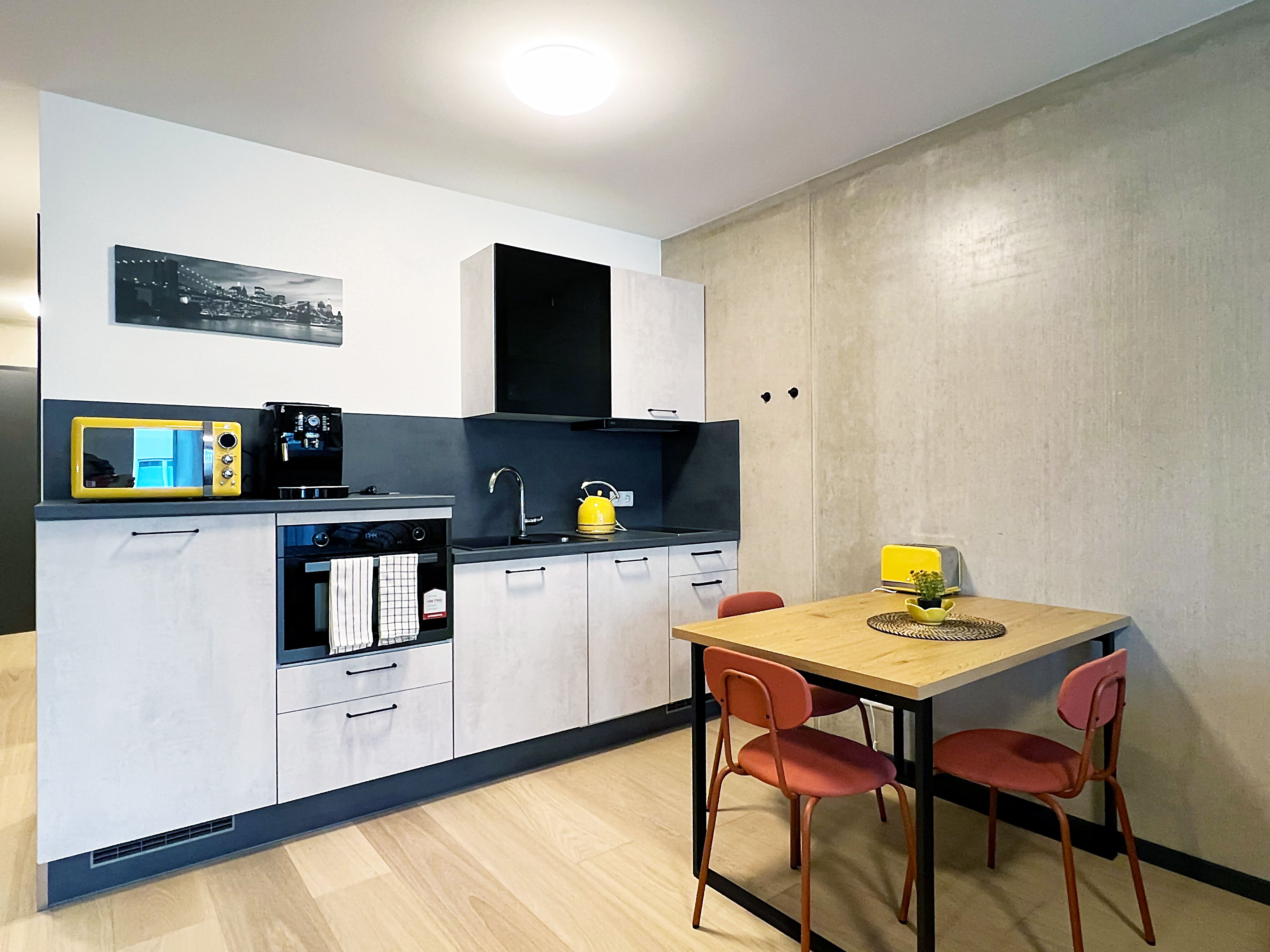 Design Apartment With Balcony, Workspace, Parking, And EV Charging Station - Design Apartment with Balcony, Workspace, Parking, and EV Charging Station - Gallery - 10