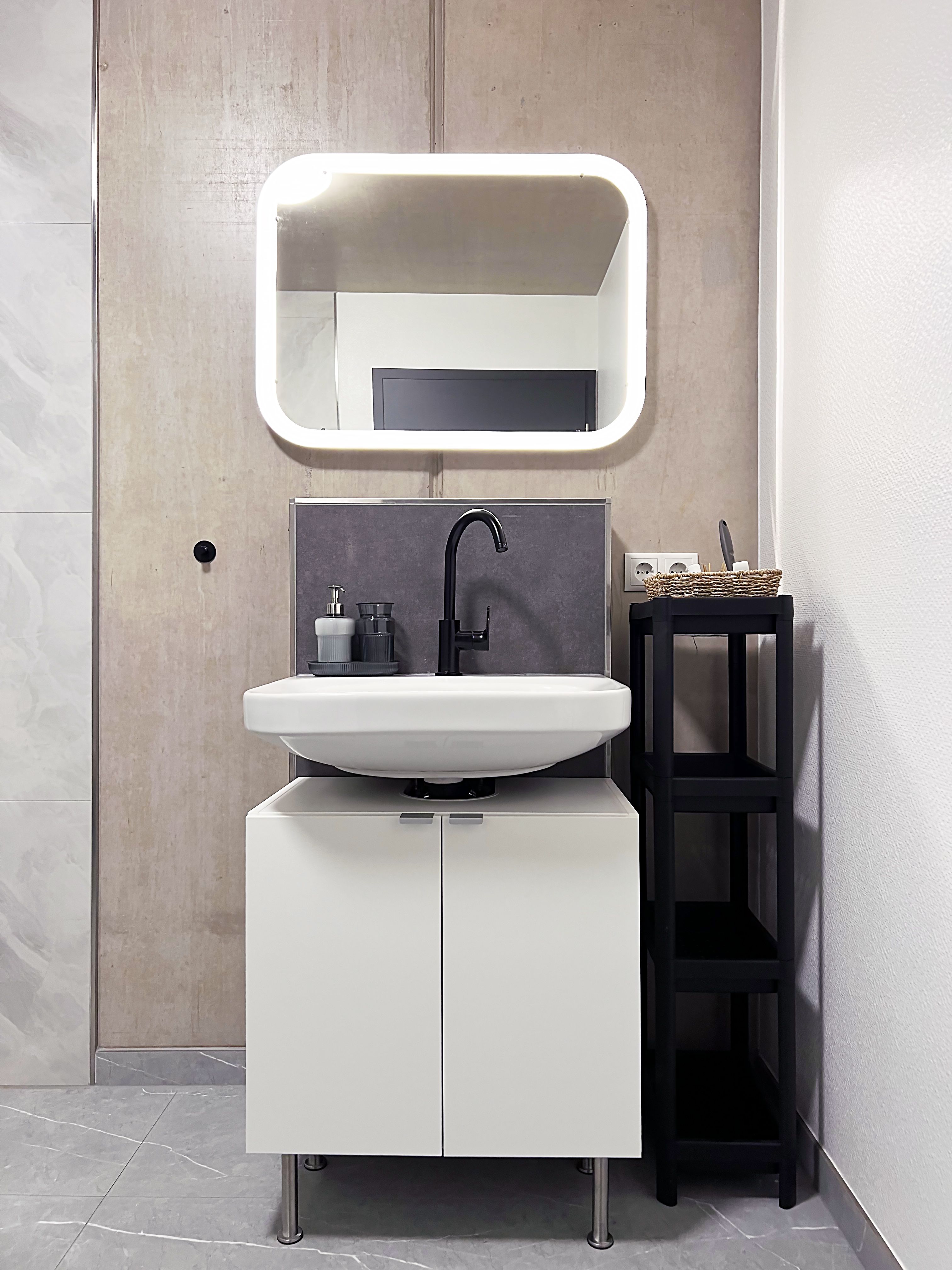 Design Apartment With Balcony, Workspace, Parking, And EV Charging Station - Design Apartment with Balcony, Workspace, Parking, and EV Charging Station - Gallery - 3