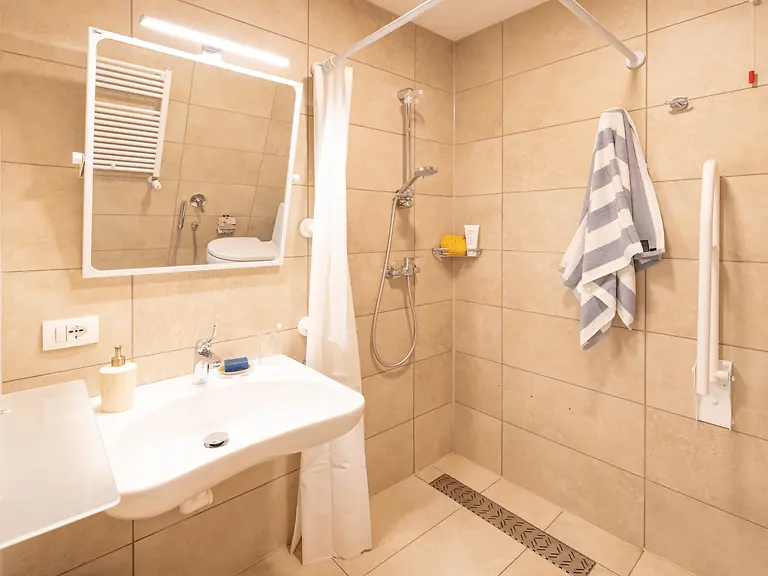  Accessible Classic Studio  -  Yugo Florentia Living Firenze  - Gallery -  6