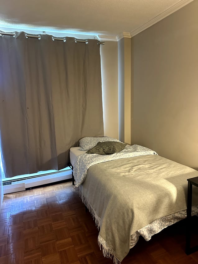  305 - Flex Room With Balcony  -  Flex Room - 11 Avenue SW & 19 Street SW  - Gallery -  1