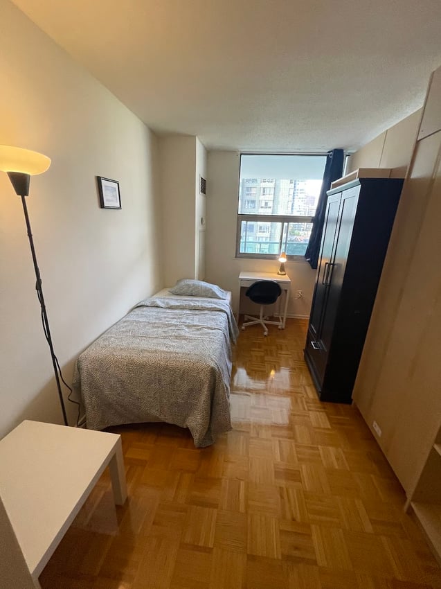 86 - Flex Room - Flex Room - Carlton St & Homewood Ave - Gallery - 1