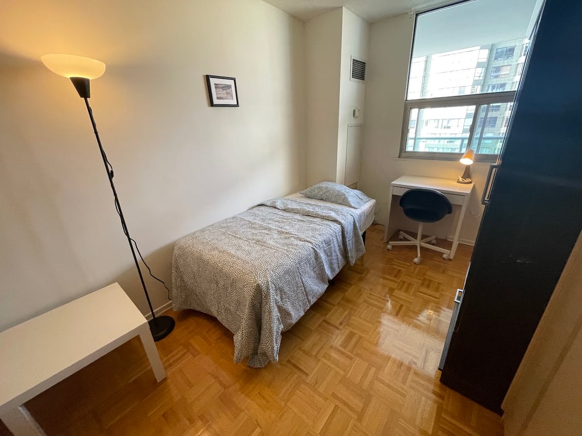 86 - Flex Room - Flex Room - Carlton St & Homewood Ave - Gallery - 8