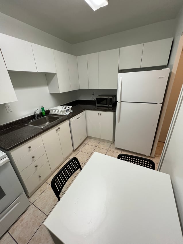 26 - Flex Room - Flex Room - Carlton St & Homewood Ave - Gallery - 4