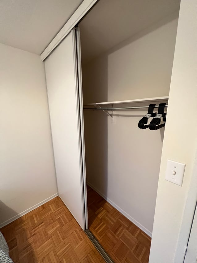 85 - Deluxe Room - Flex Room - Carlton St & Homewood Ave - Gallery - 5