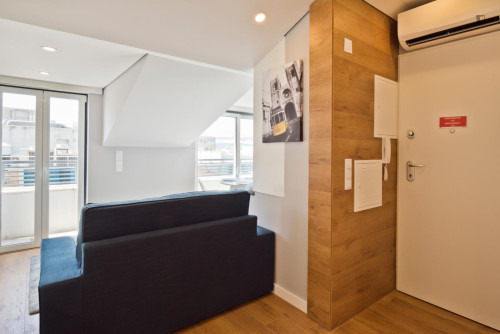 Welcoming 1-bedroom apartment near the Alcântara-Mar train station