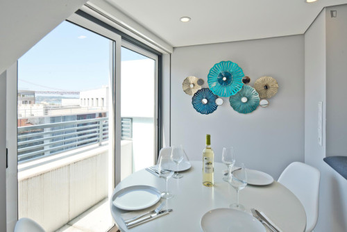 Welcoming 1-bedroom apartment near the Alcântara-Mar train station