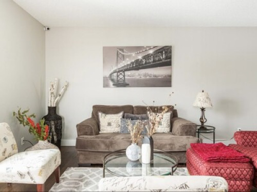 A Cozy Stylish Home! 