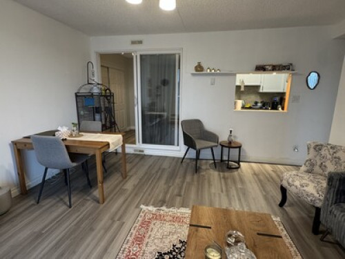 Large Bedroom - Gallery - 6