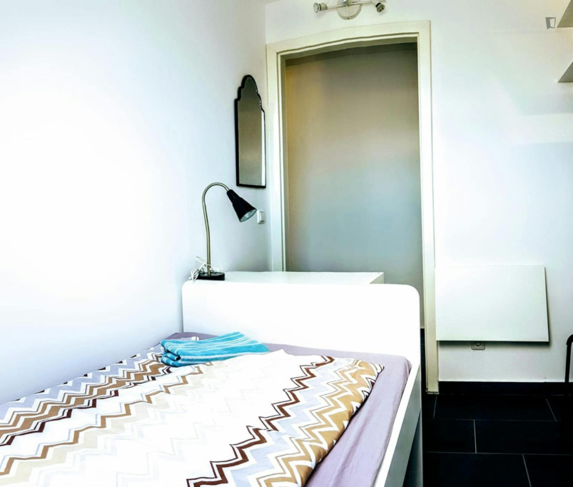 Lovely single bedroom near Rosa-Luxemburg-Platz metro