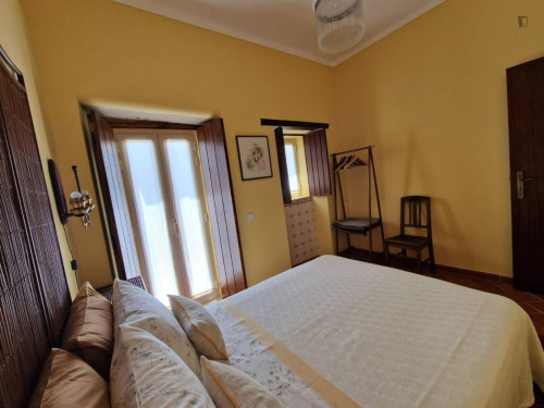 Unique 2 Bedroom House close to Tomar Train Station