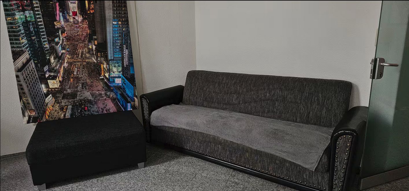  Base Floor Suite Next To Central Station  -  Base Floor Suite next to Central Station  - Gallery -  10