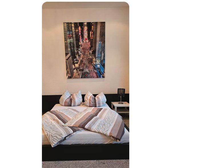  Base Floor Suite Next To Central Station  -  Base Floor Suite next to Central Station  - Gallery -  1