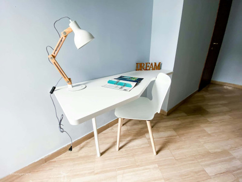 Room in Via Gressoney, Milano for 110 m² with 5 bedrooms