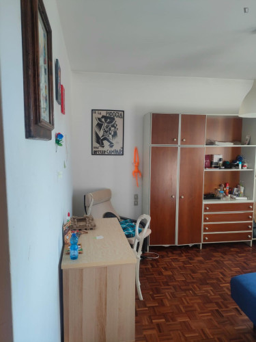 Double bedroom in 5-bedroom apartment