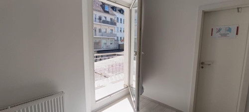 Neat single bedroom close to the Ostentor metro station