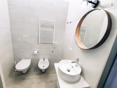 Studio apartment in the Policlino area / Central station - Gallery - 11