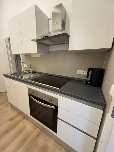 Bright & Quiet 2-Room Apartment in a Prime Location - Gallery - 9