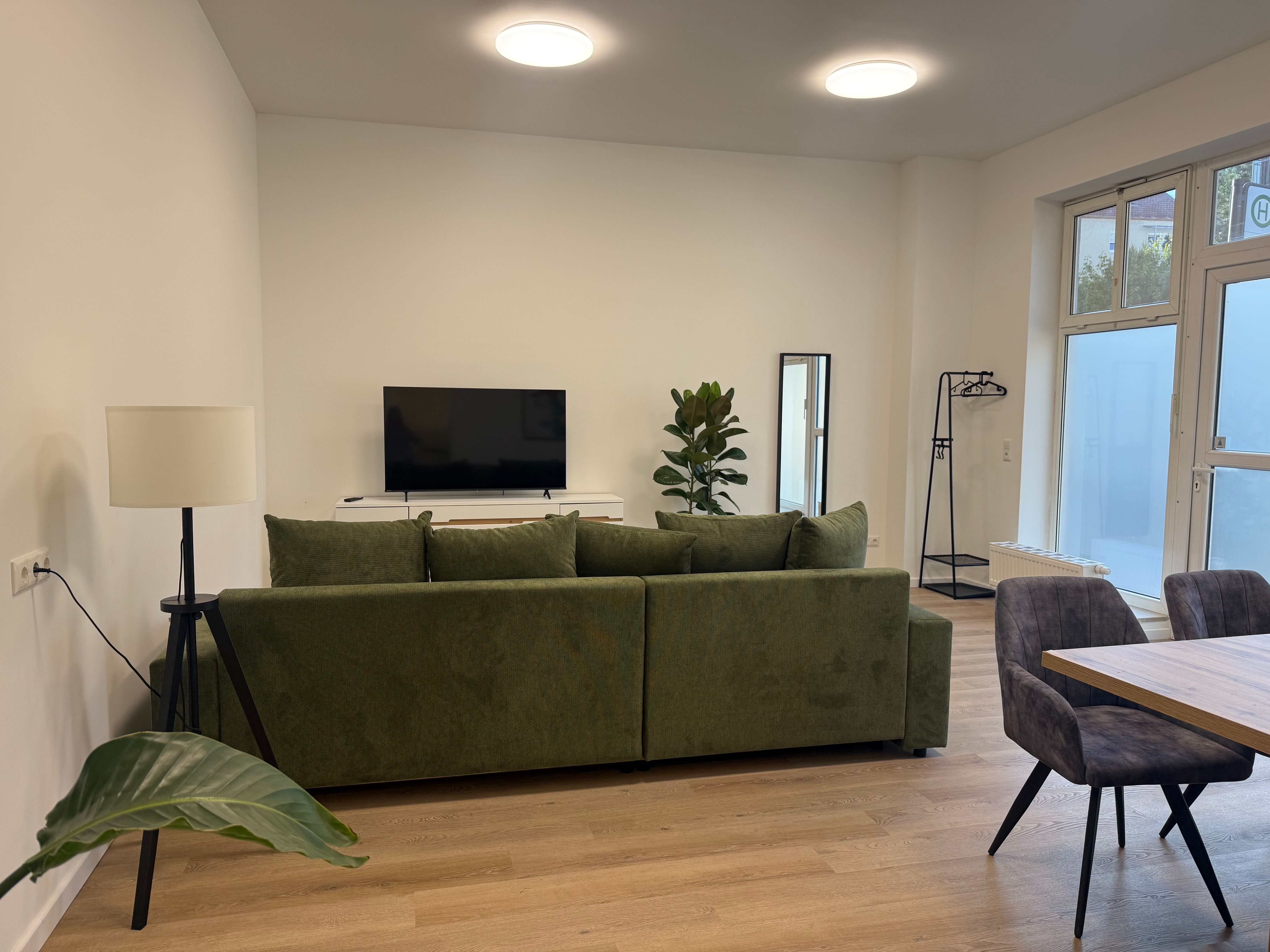 Bright & Quiet 2-Room Apartment In A Prime Location - 7