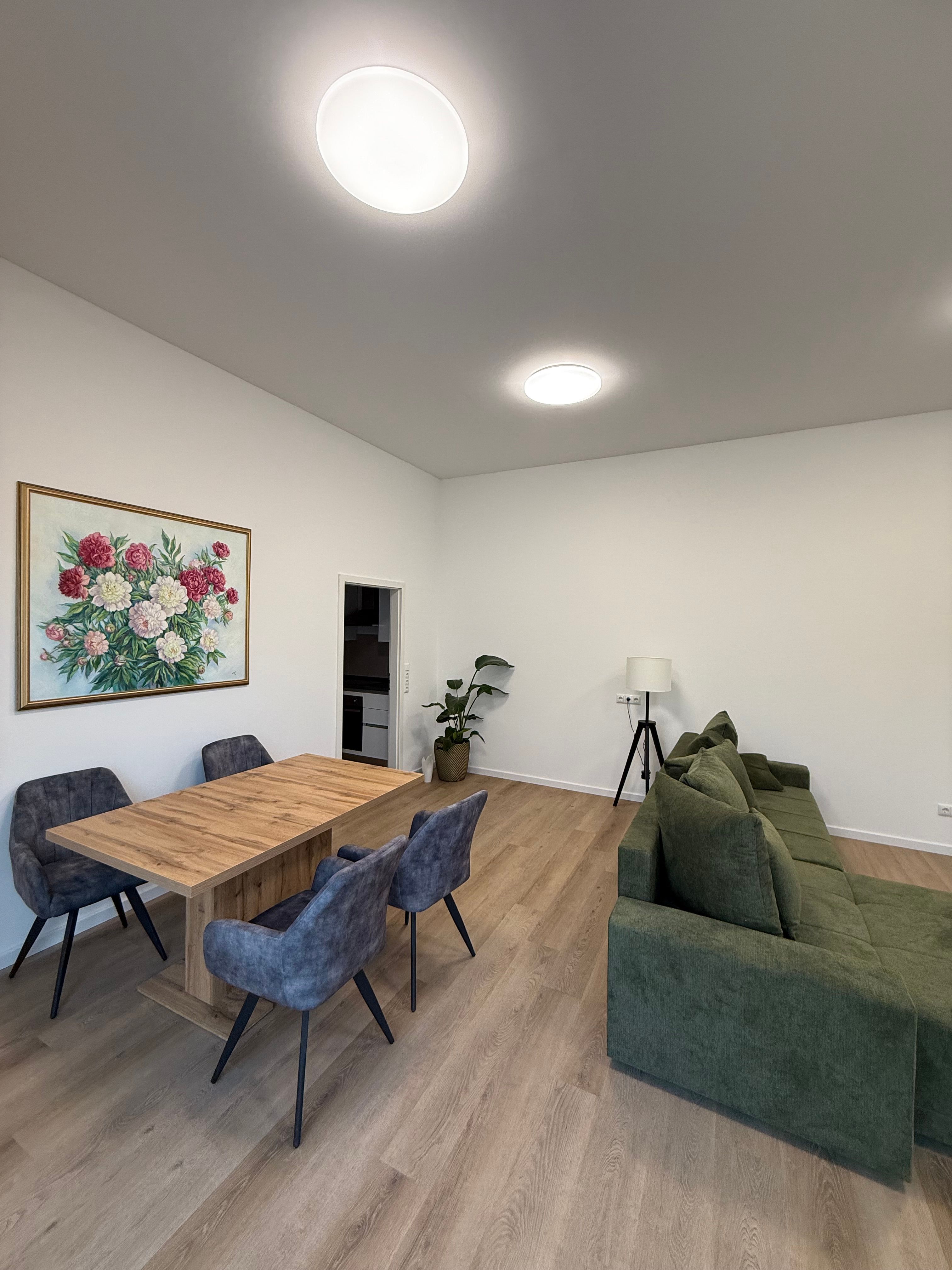 Bright & Quiet 2-Room Apartment In A Prime Location - 6