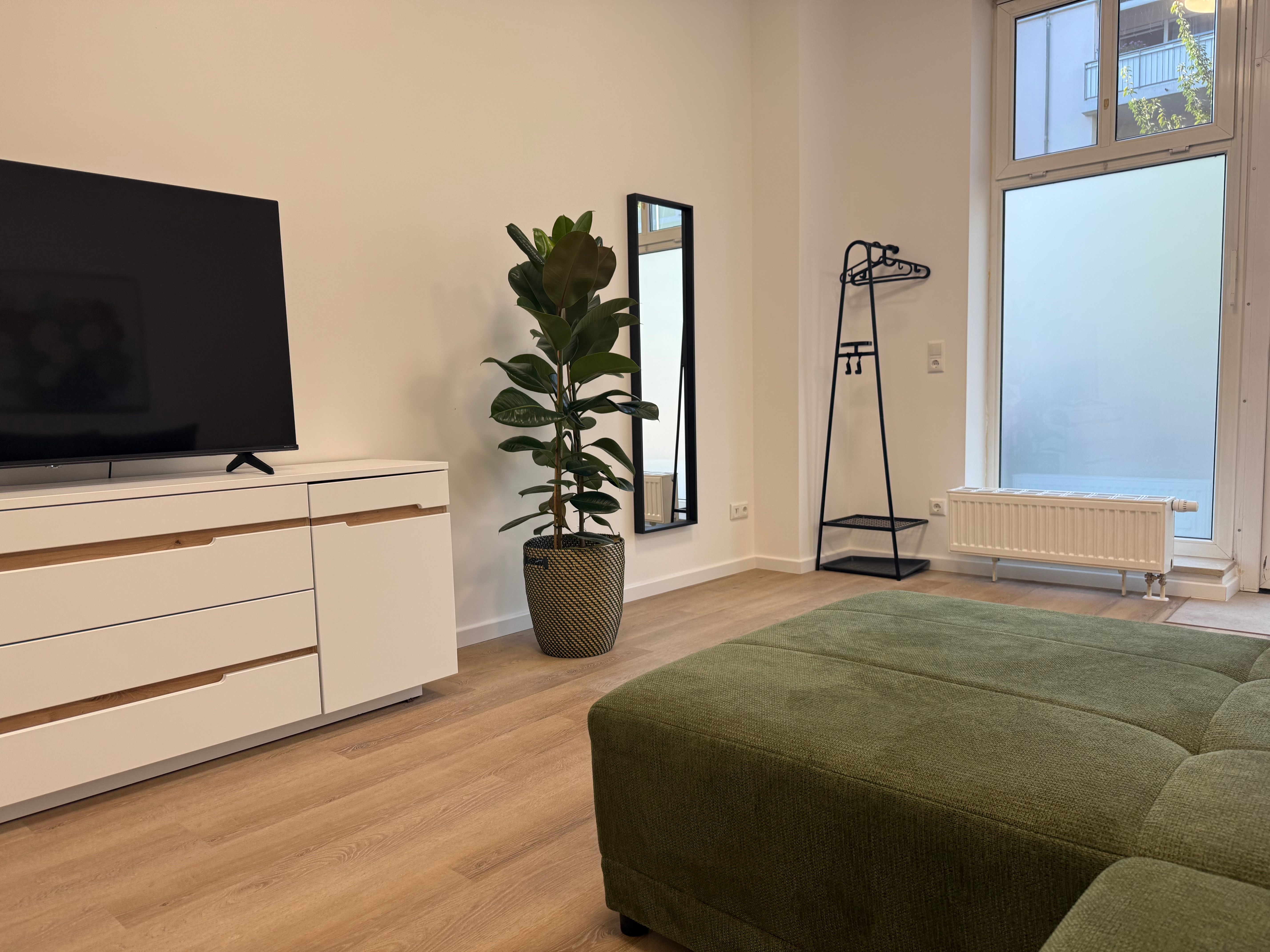 Bright & Quiet 2-Room Apartment In A Prime Location - 10