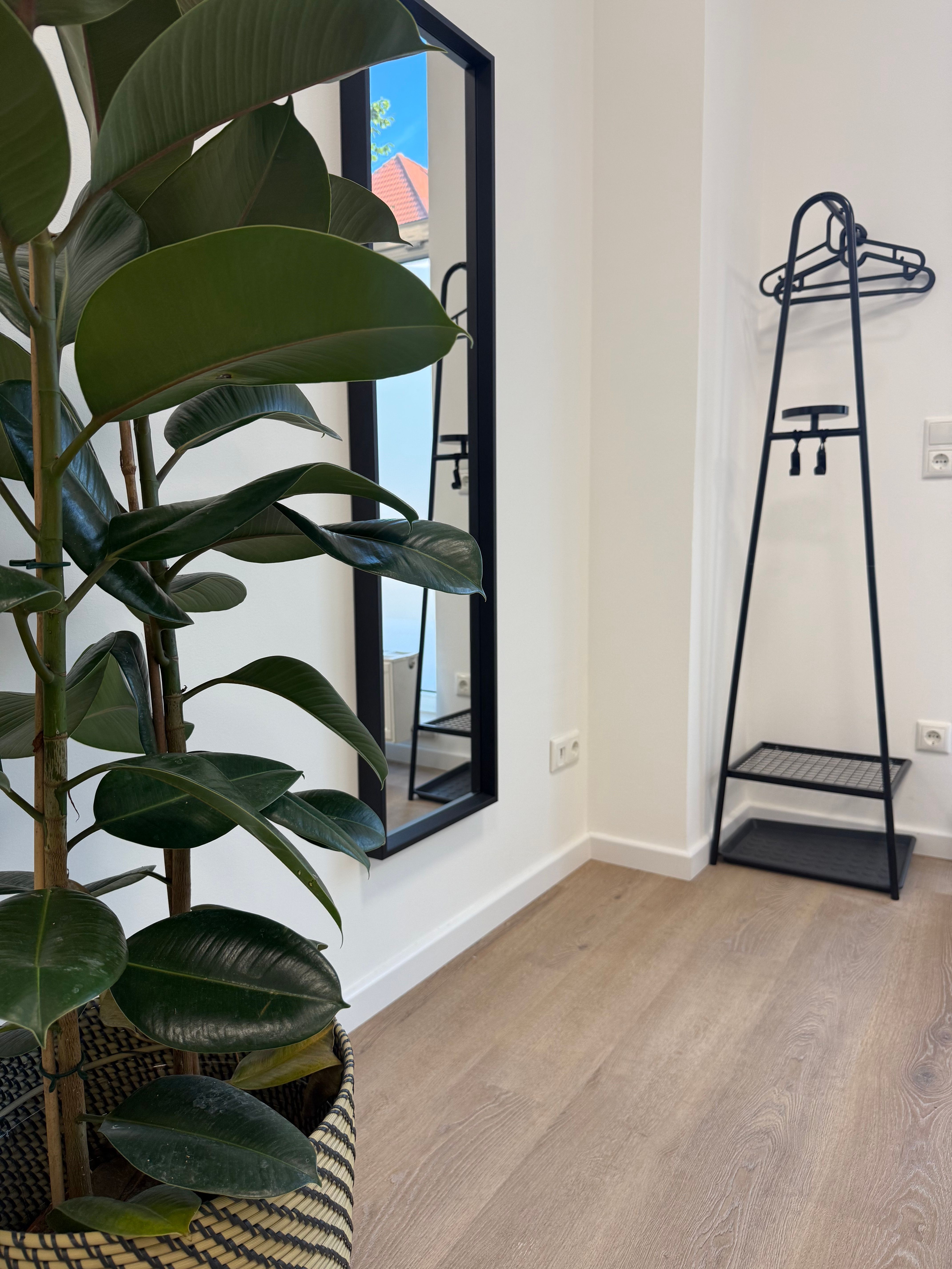 Bright & Quiet 2-Room Apartment In A Prime Location - 11