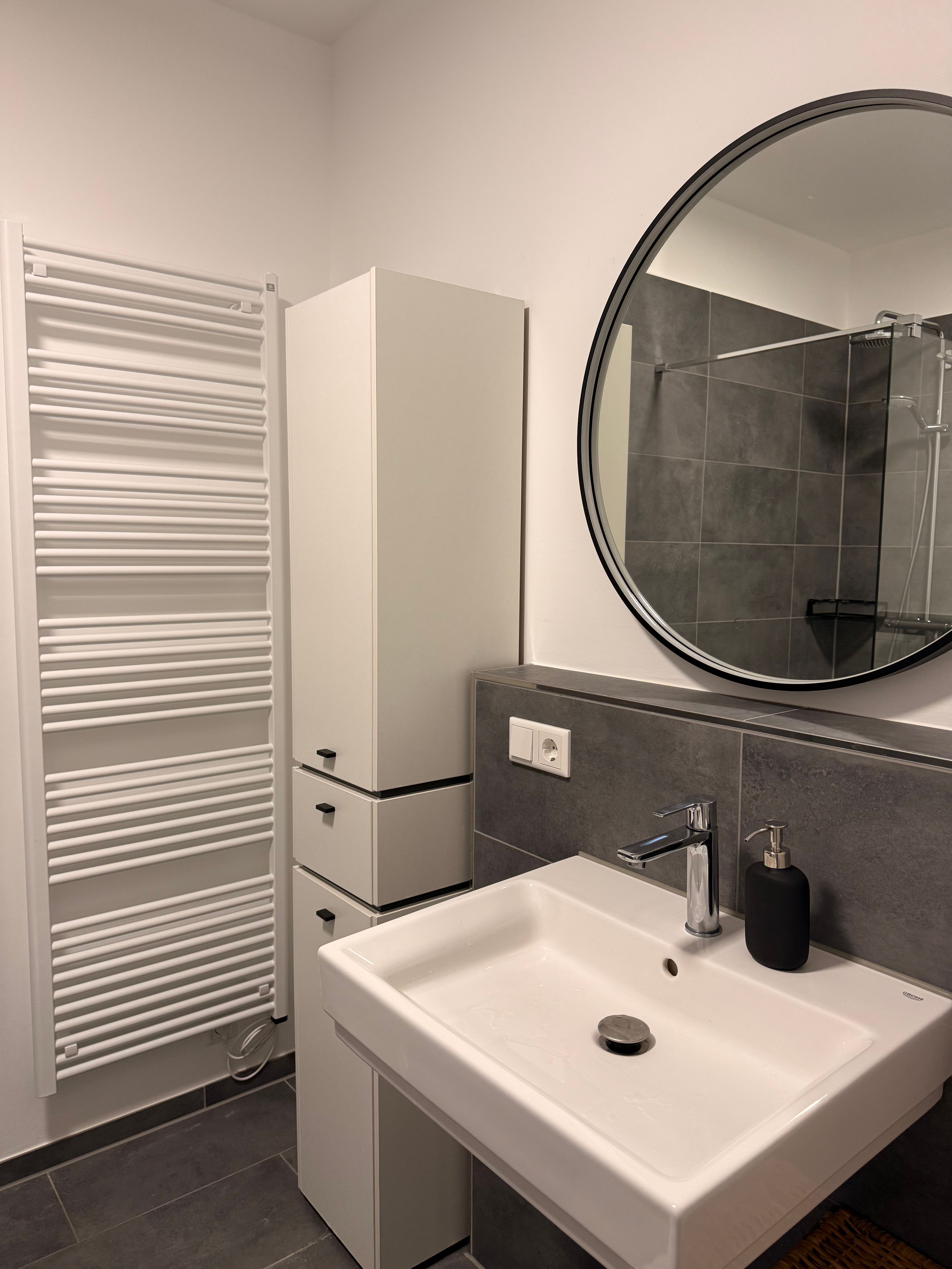  Furnished, Newly Built Apartment W. Heated Floors, Parking Garage And Modern Amenities  -  Furnished, newly built apartment w. heated floors, parking garage and modern amenities  - Gallery -  16