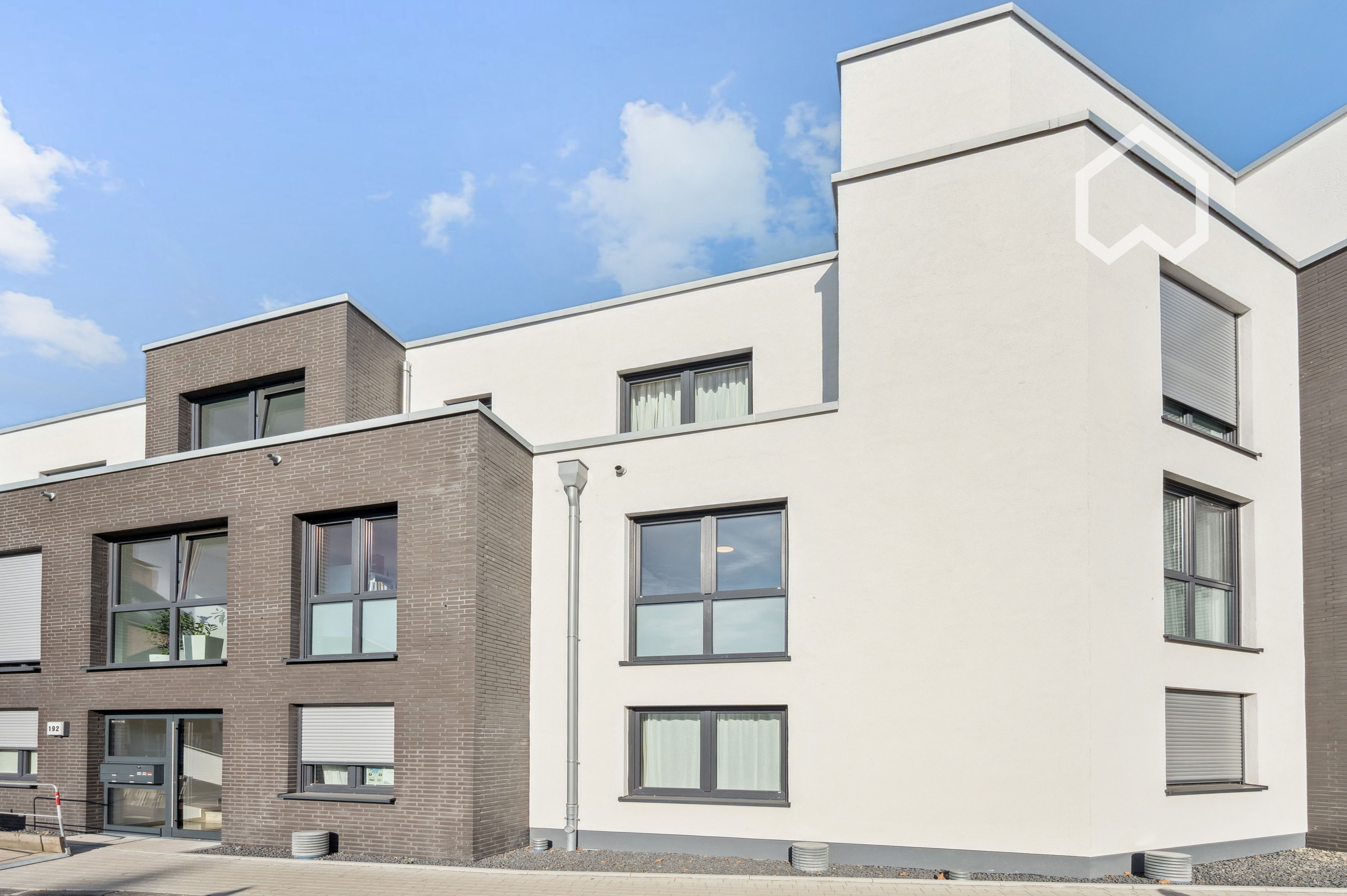  Furnished, Newly Built Apartment W. Heated Floors, Parking Garage And Modern Amenities  -  Furnished, newly built apartment w. heated floors, parking garage and modern amenities  - Gallery -  6
