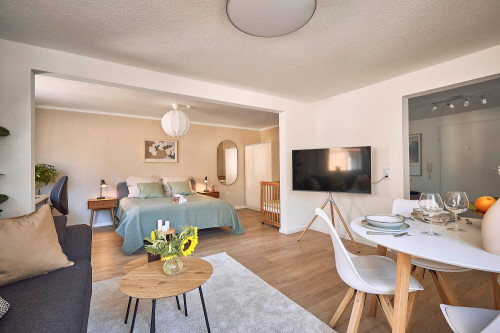 Modern studio in nice area