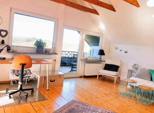 Kleines Haus mit Terrasse und Balkon mitten in der Natur - Gallery - 12