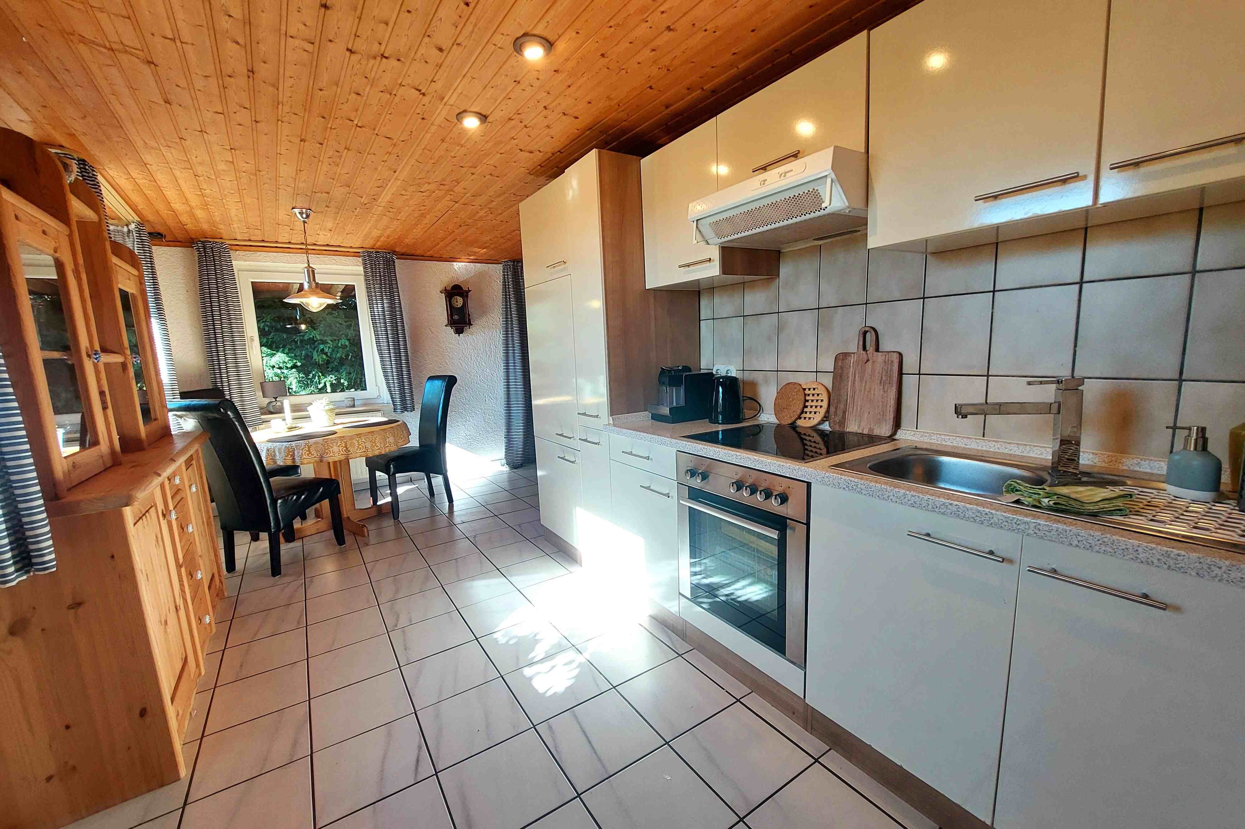  Kleines Haus Mit Terrasse Und Balkon Mitten In Der Natur  -  Kleines Haus mit Terrasse und Balkon mitten in der Natur  - Gallery -  12