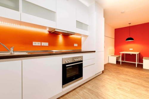STUDENTS ONLY - Fully furnished private room in a 5 people shared apartment.