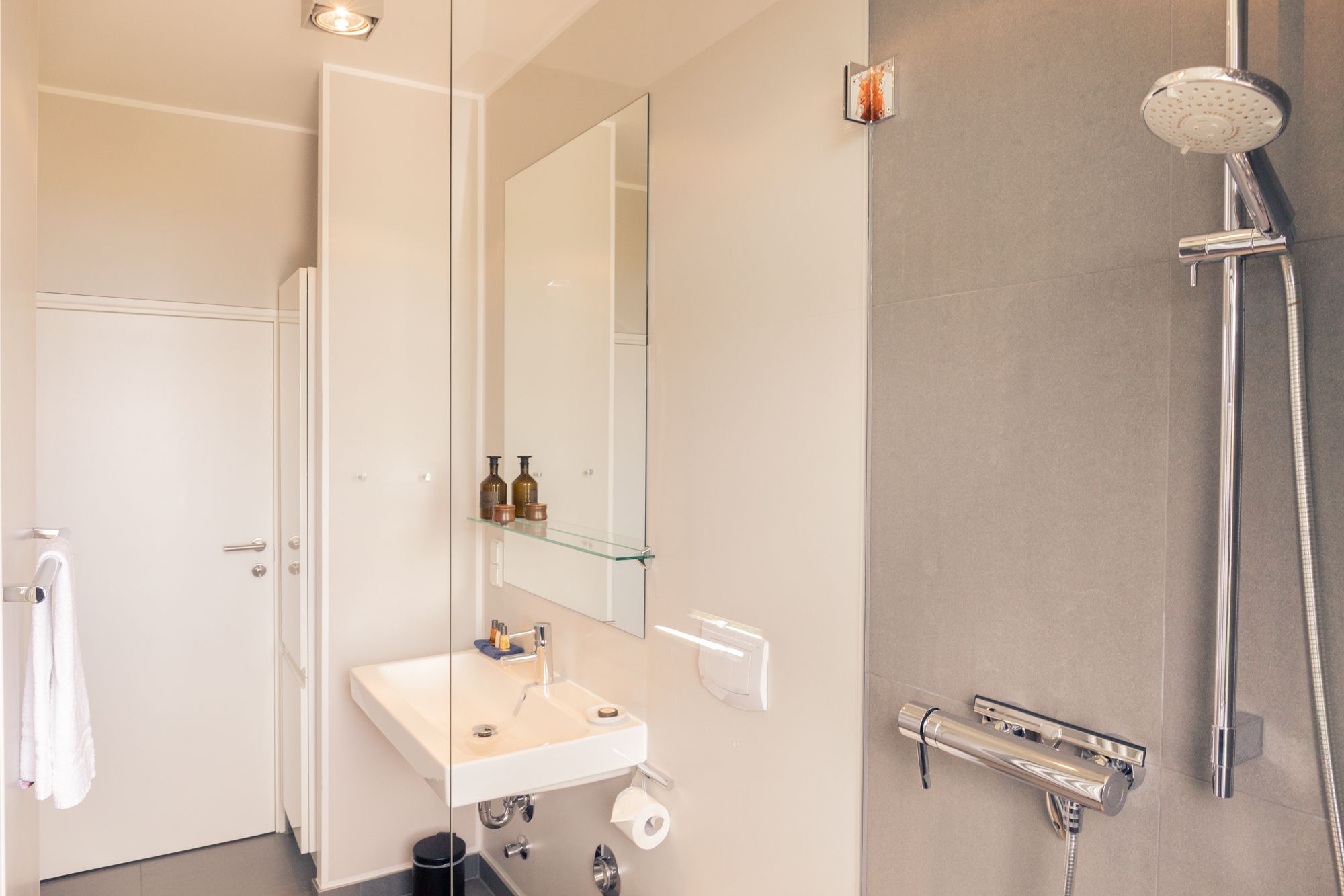 Deluxe Studio With Balcony And Sea View - Deluxe studio with balcony and sea view - Gallery - 1