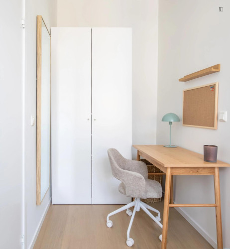 Very cool double bedroom in Grünerløkka
