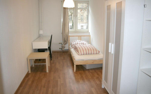 Bright single bedroom in Moabit