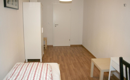 Bright single bedroom in Moabit