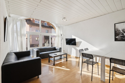 Apartment B - Up to 5 guests
