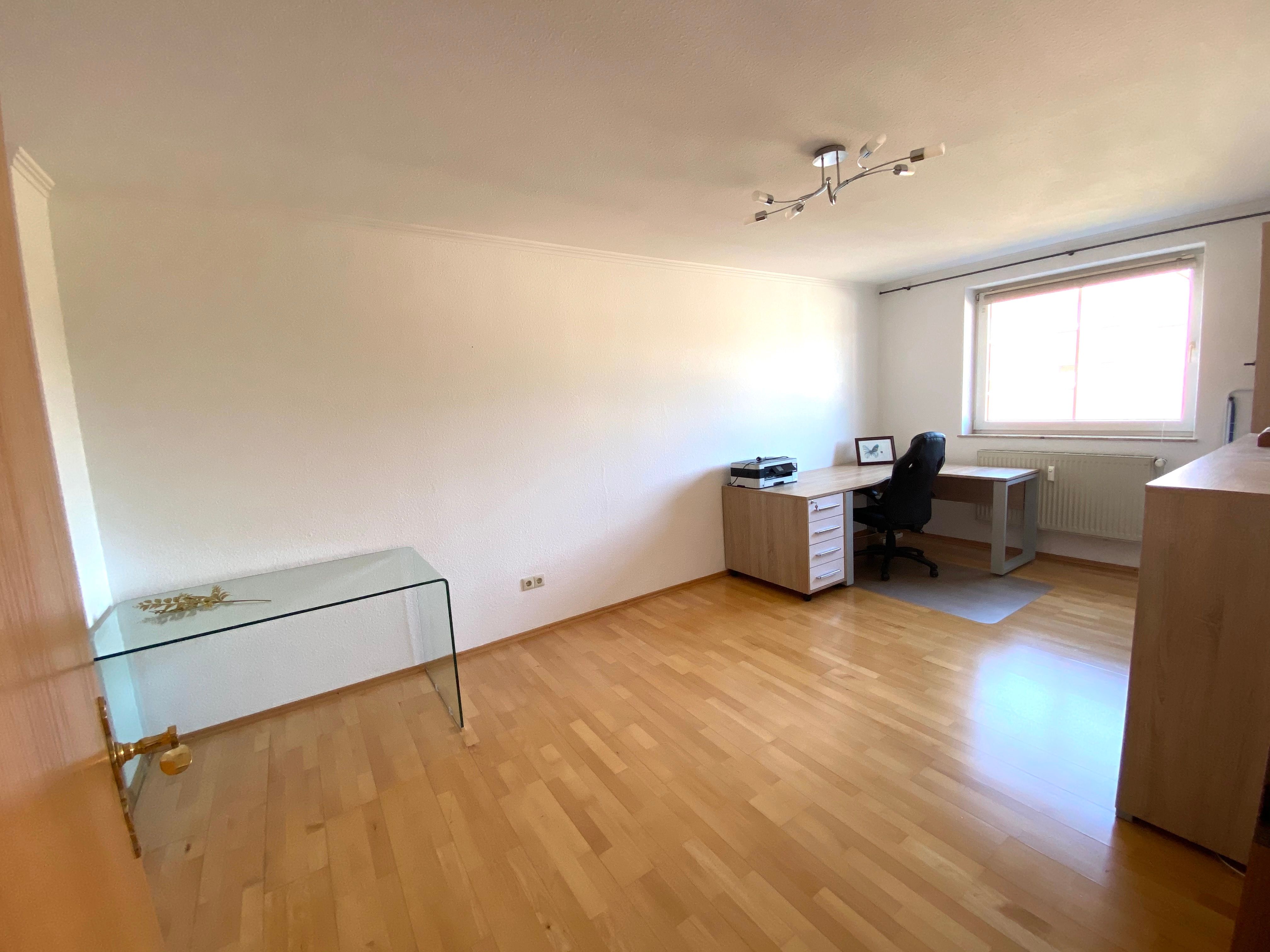 Quiet, Awesome Suite In Neumünster - 12