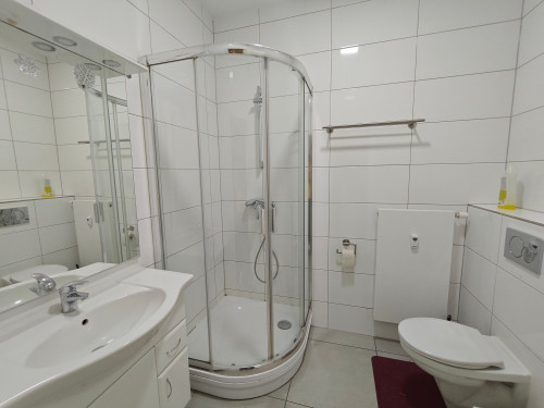 Spacious worker apartments with roof terrace - Gallery - 5