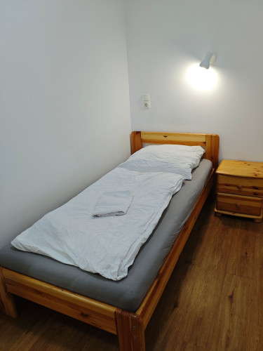 Spacious worker apartments with roof terrace - Gallery - 17