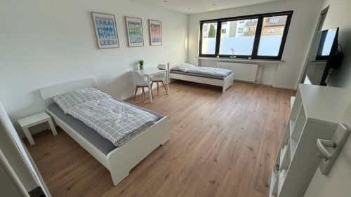 Cozy worker apartment with balcony – 2 rooms, 4 beds, kitchen & Wi-Fi - Gallery - 9