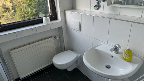 Cozy worker apartment with balcony – 2 rooms, 4 beds, kitchen & Wi-Fi