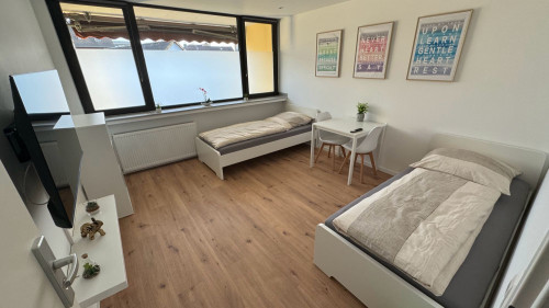 Cozy worker apartment with balcony – 2 rooms, 4 beds, kitchen & Wi-Fi - Gallery - 11
