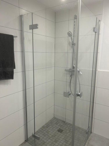 2 Zimmer , möbeliert, klimagerecht, zentrallage