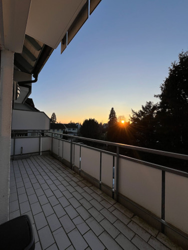 Stylish, furnished apartment with balcony and fitted kitchen near the lake
