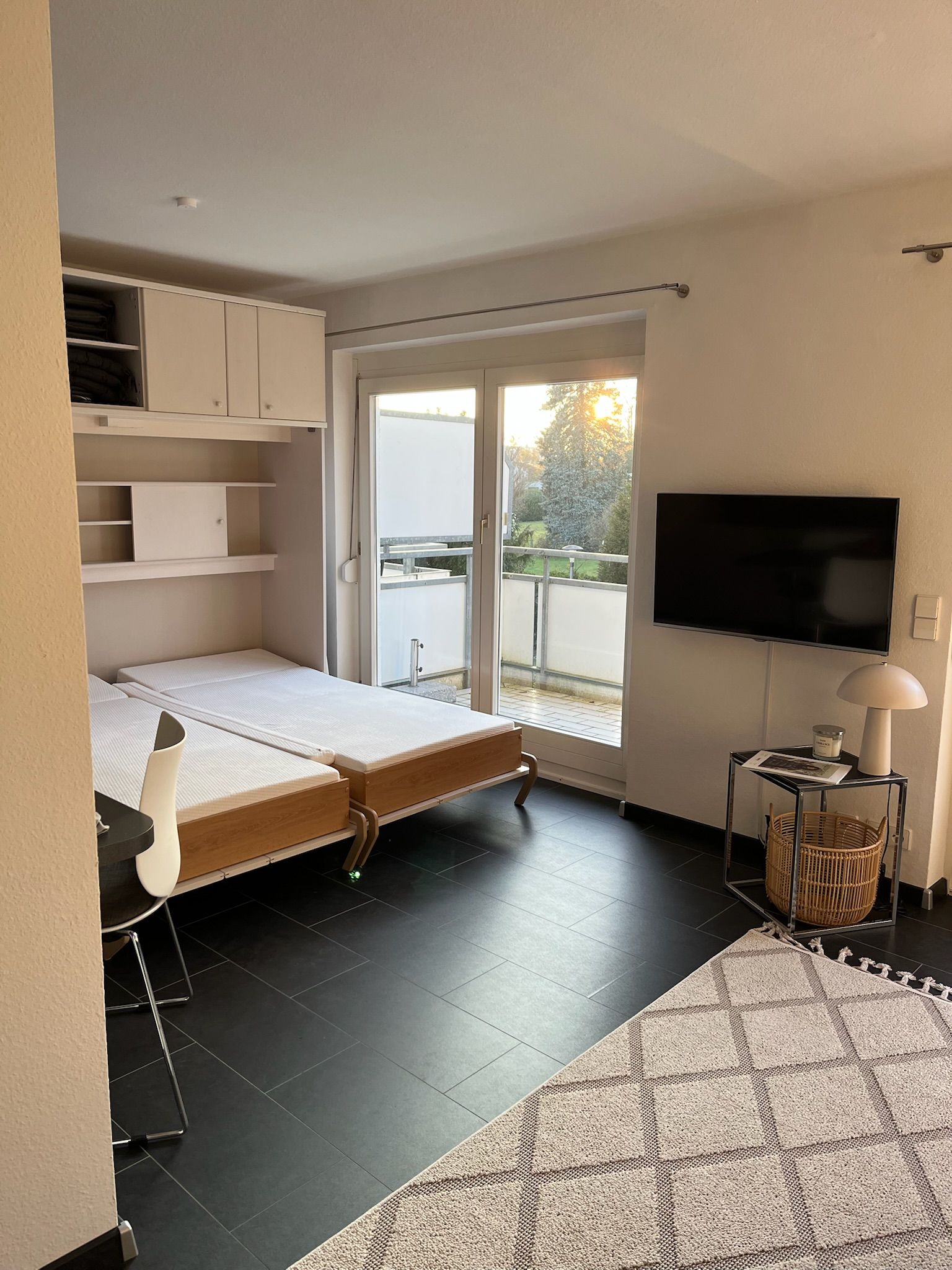 Stylish, Furnished Apartment With Balcony And Fitted Kitchen Near The Lake - Stylish, furnished apartment with balcony and fitted kitchen near the lake - Gallery - 2