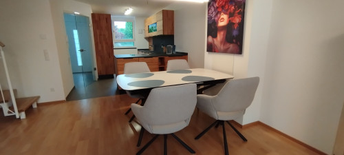 Exklusives möbliertes Doppelhaus in Immenstaad am Bodensee zu vermieten – Einziehen und Wohlfühlen!