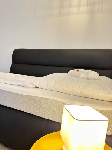 Business-Apartment AMAO-Stays I 100sqm I center I 3 floors I king-size beds I Netflix - Gallery - 6