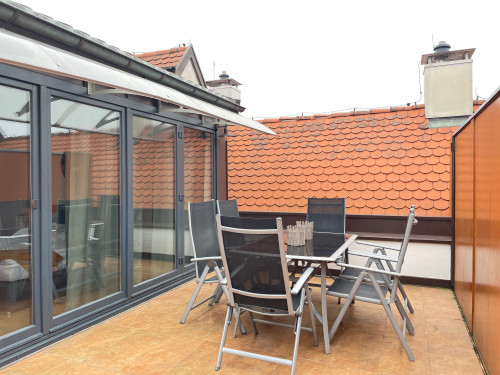 Business-Apartment AMAO-Stays I 90sqm I center I maisonette I roof terrace I king-size box spring beds