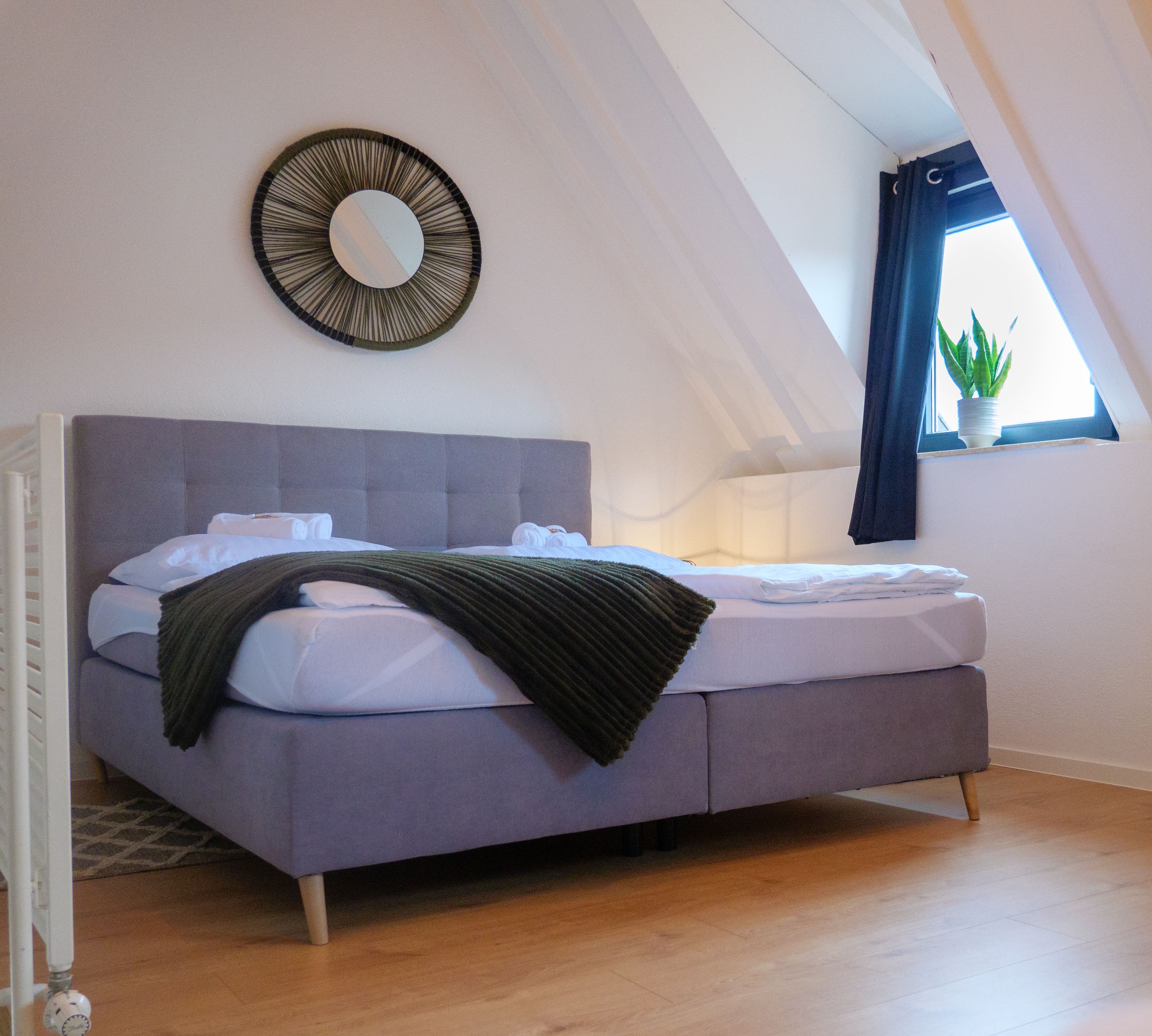 Business-Apartment AMAO-Stays I 90sqm I Center I Maisonette I Roof Terrace I King-Size Box Spring Be - 17