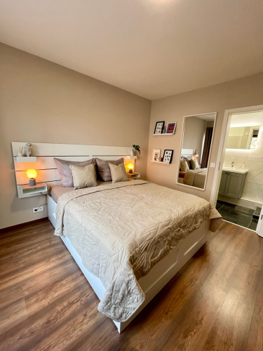 Neat, awesome suite in Laatzen